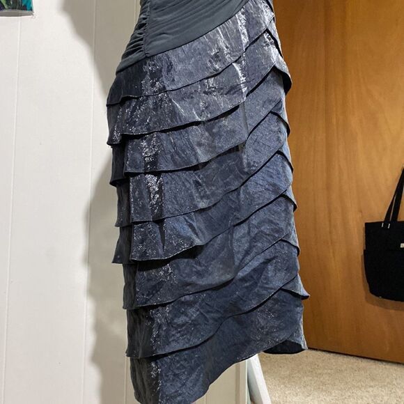 NWT ADRIANNA PAPELL stingy heavily lined cap sleeve glitter ruffle layer ruched - Picture 12 of 16